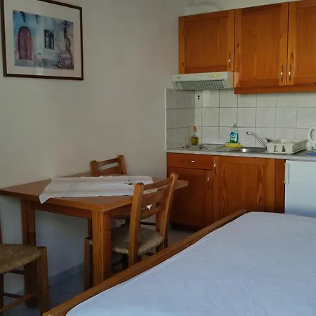 Finikas & - Holidays 3*